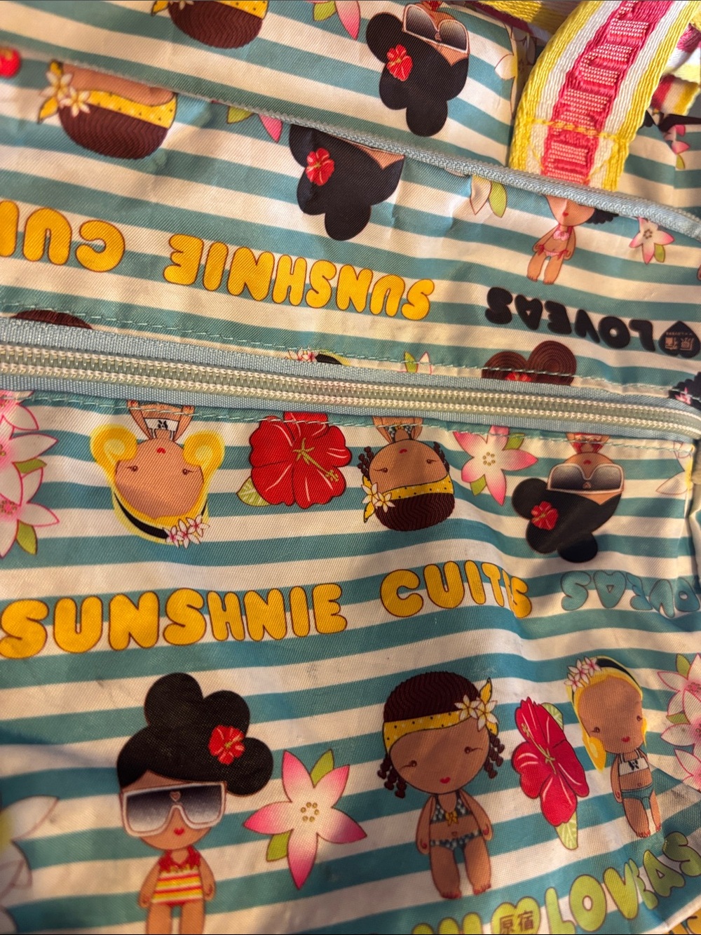 Harajuku Lovers Colourful Sunshine Cuties Hawaii Small Duffel with Crossbody Y2K - Picture 11 of 11